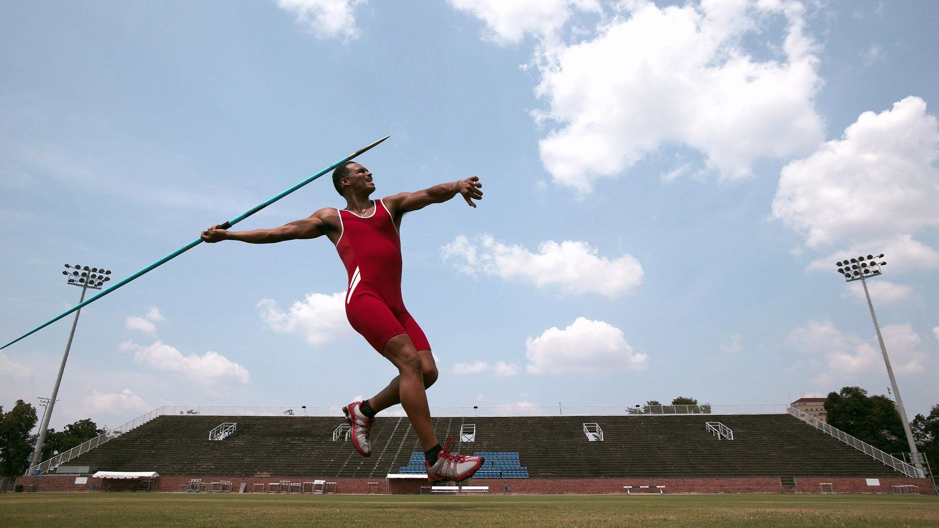 九游官网下载电脑版-200米自由泳选手配速均衡合理，200米自由泳正常人多少秒