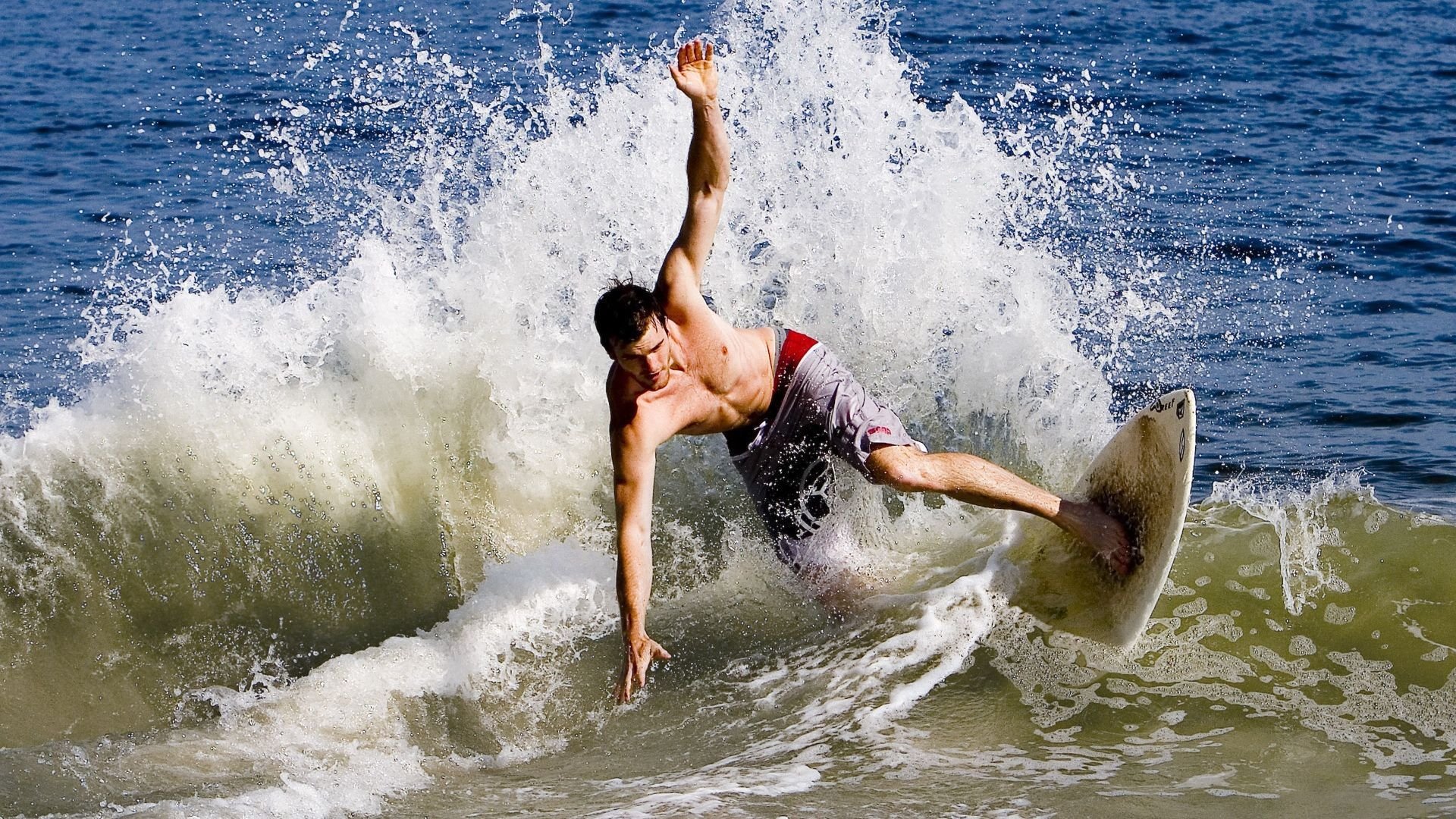 九游正版官网-800米自由泳决赛 梅尔滕斯全程稳定输出，800米自由泳比赛视频